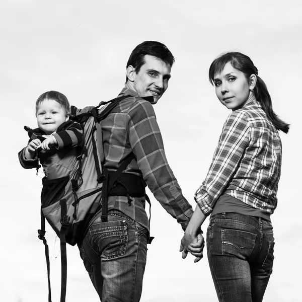 Niño en mochila — Foto de Stock