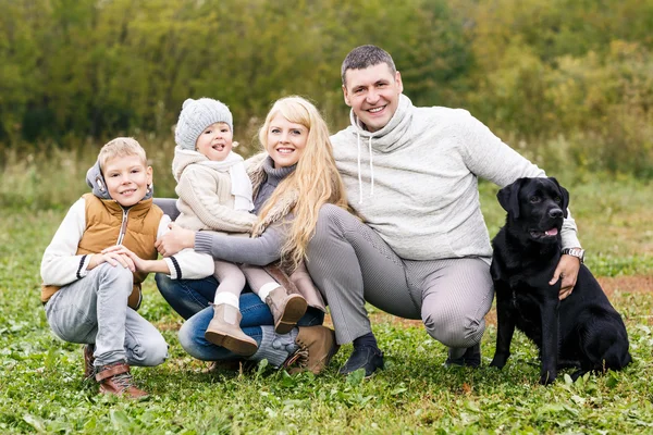 Mutlu aile — Stok fotoğraf