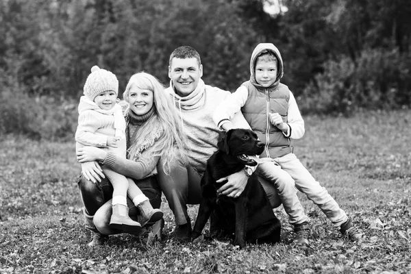 Glückliche Familie — Stockfoto