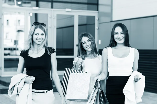 Young women after shopping — Stock Photo, Image