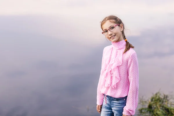 Glückliches Mädchen — Stockfoto