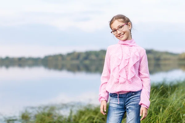 Glad tjej — Stockfoto