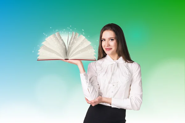 Empresaria con libro — Foto de Stock