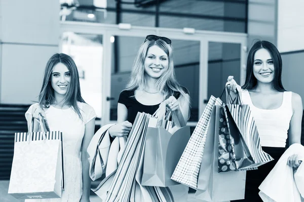 Young women after shopping — Stock Photo, Image