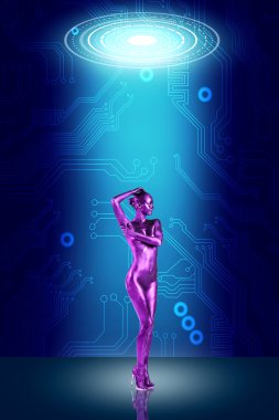 Cildin parlak renk kadınla stand ve poz