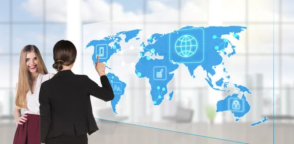 People looking to global business map — Stock Photo, Image