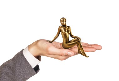 Avuç altın deri kadınla tutar