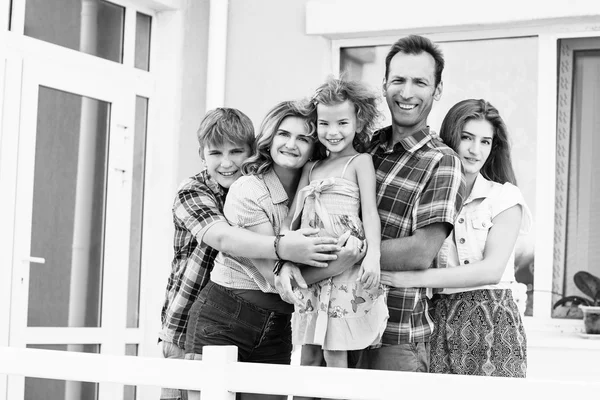 Grande família feliz — Fotografia de Stock