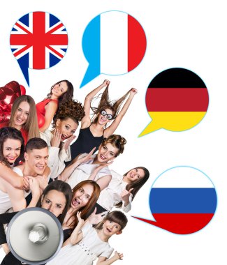 Grup insanların ve ülkelerin bayrakları ile baloncuklar