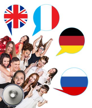 Grup insanların ve ülkelerin bayrakları ile baloncuklar