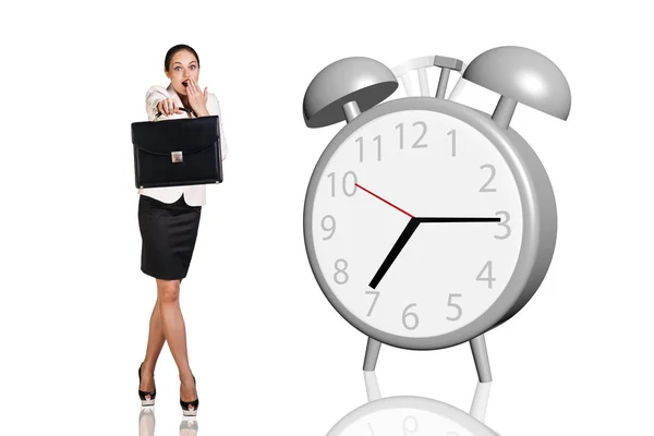 Las mujeres de negocios están cerca de reloj despertador gris grande — Foto de Stock