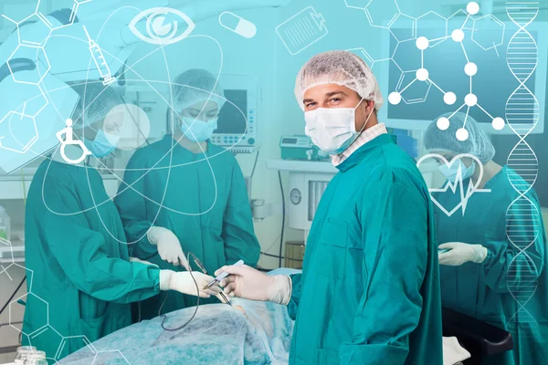 Equipo de cirujano en uniforme — Foto de Stock