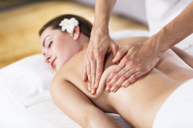 Kadın Masajdan Hoşlanıyor.