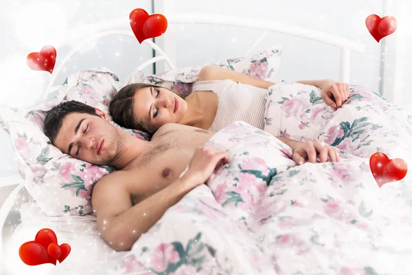 Jong paar in bed — Stockfoto