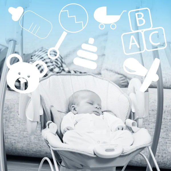 Nyfödda barn sover i baby swing — Stockfoto