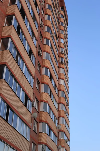  bir çok mutlu aileler için güzel bina