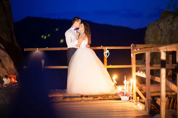 Romantiskt vackra lyxiga bröllopsceremoni med ljus i ha — Stockfoto