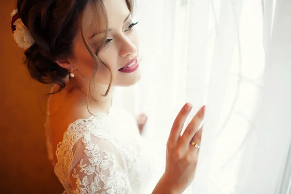 Beautiful Bride Portrait wedding makeup, wedding hairstyle, Wedd — Stock Photo, Image