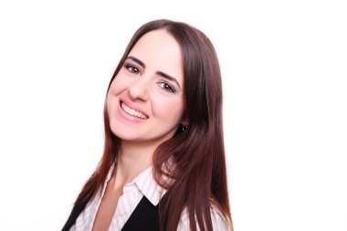 Beyaz arka plan üzerinde mutlu gülümseyen iş kadın portresi 