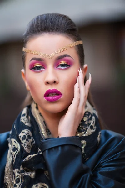 Portrait of a beautiful brunette — Stock Photo, Image