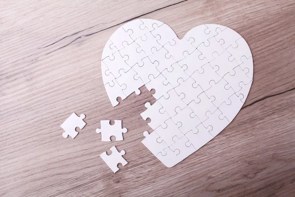 Cuore puzzle bianco — Foto Stock