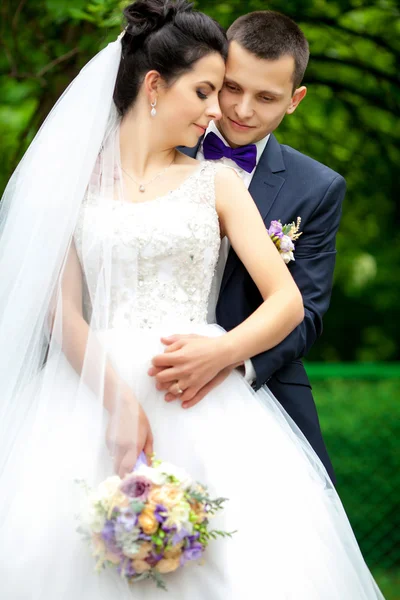 新郎新娘新婚快乐 — 图库照片