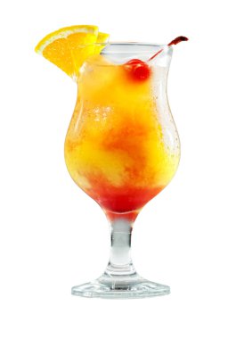 Beyaz arka plan önünde kokteyl tequila sunrise