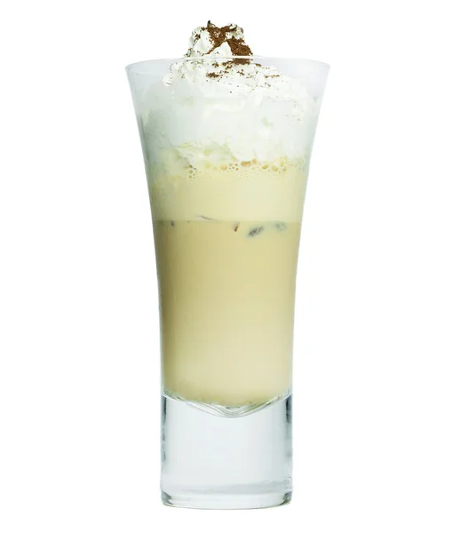 Eis-Mokka mit Schlagsahne isoliert auf weißem Hintergrund — Stockfoto