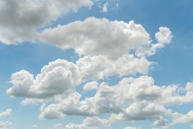 Bulutlu Güzel Mavi Gökyüzü