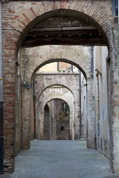 Straße des alten Siena, Toskana, Italien — Stockfoto