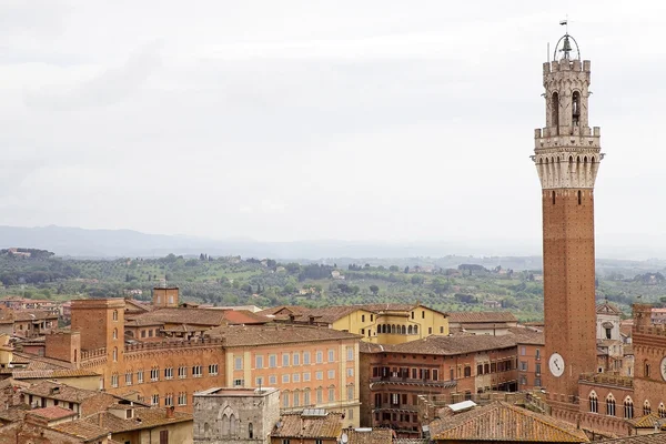 Výhledem na starou Siena, Toskánsko, Itálie — Stock fotografie