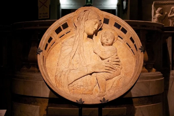 Madonna ve çocuk, Toskana, Siena, İtalya — Stok fotoğraf