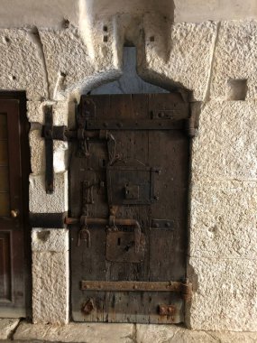 Piombi (Doge Palace, Paazzo Ducale 'deki eski hapishane) Venedik Gotik tarzında inşa edilmiş ve İtalya' nın kuzeyindeki Venedik şehrinin ana simgelerinden biridir. 1340 yılında inşa edildi ve 1923 yılında bir müze haline geldi. Hapishanenin adı...