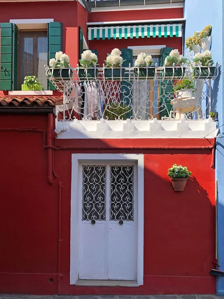 Φωτεινά Χρωματιστά Σπίτια Στο Burano Νησί Της Βενετικής Λιμνοθάλασσας Στη — Φωτογραφία Αρχείου