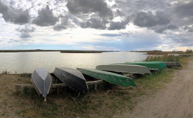 Valli di Comacchio, Comacchio 'nun balık havzası, kuzey İtalya' daki Emilia-Romagna bölgesinin Adriyatik kıyısına yakın Comacchio 'nun güneyinde yer alan bir dizi tuzlu su gölü. Bölge Parco del Delta del P bölgesinde yer almaktadır.