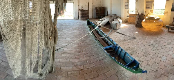 Παραδοσιακό Σκάφος Στον Παλιό Αλιευτικό Σταθμό Του Valli Comacchio Λεκάνη — Φωτογραφία Αρχείου
