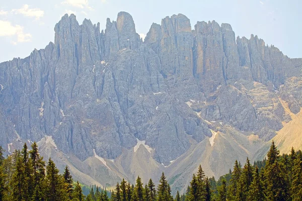 ドロマイトだ ドロマイト山脈 Dolomites イタリア北東部の山脈 彼らは南石灰岩アルプスの一部を形成し 西のアディジェ川から東のピアブ渓谷まで広がっています — ストック写真