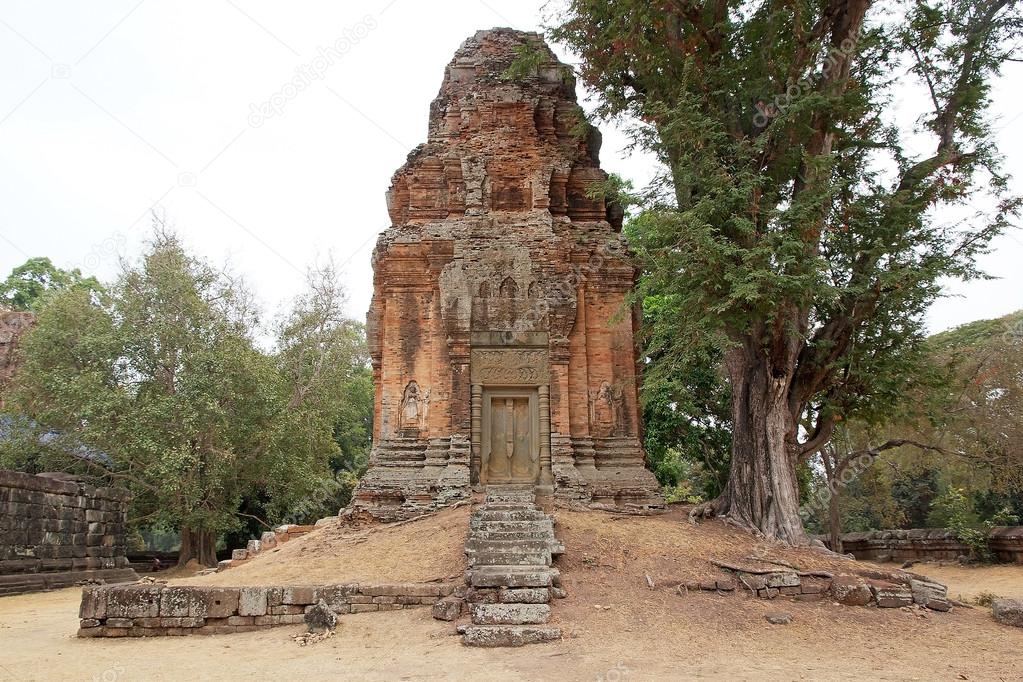 Bakong temple ruins