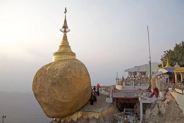 Golden Rock — Stock Photo, Image