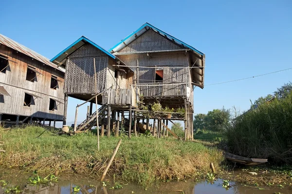 Casa tradizionale sul lago Inle — Foto Stock