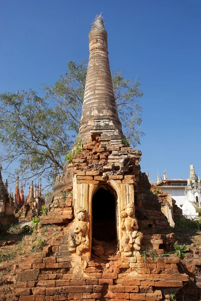 Shwe Inn Dain Pagoda complesso — Foto Stock