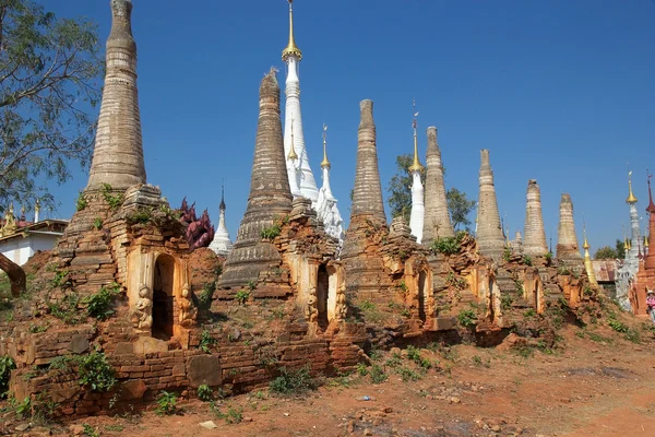 Shwe Inn Dain Pagoda complex — Fotografie, imagine de stoc