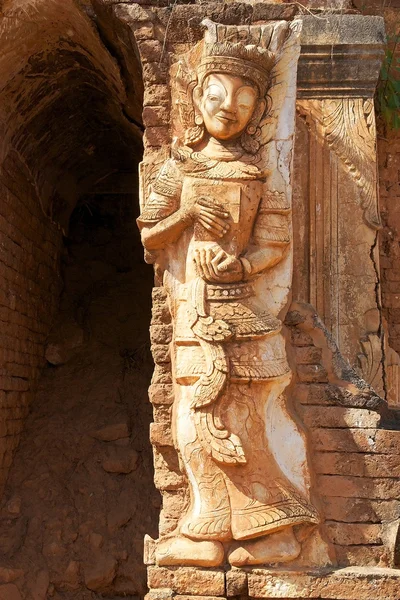 Shwe Inn Dain Pagoda complex — Stock Photo, Image