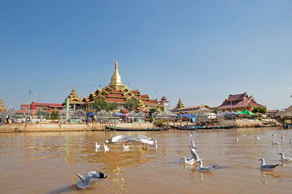 Phaung Daw Oo Pagoda — Stock Photo, Image