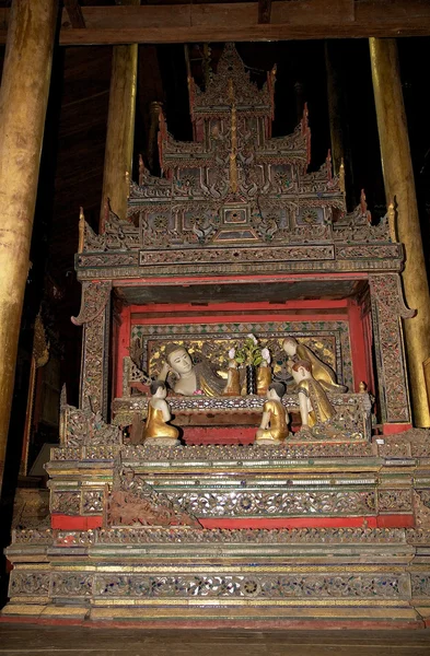 Buddha image at Nga Phe Chaung Monastery Myanmar — ストック写真