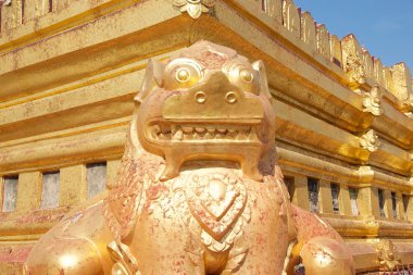 Shwezigon Pagoda, Bagan, Myanmar