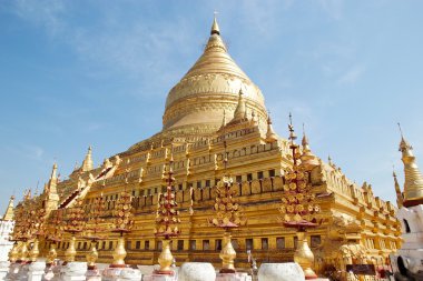 Shwezigon Pagoda, Bagan, Myanmar clipart