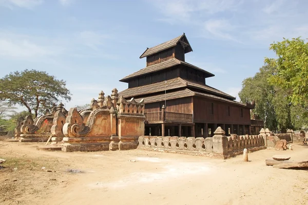 Trä-klostret i Bagan Myanmar — Stockfoto