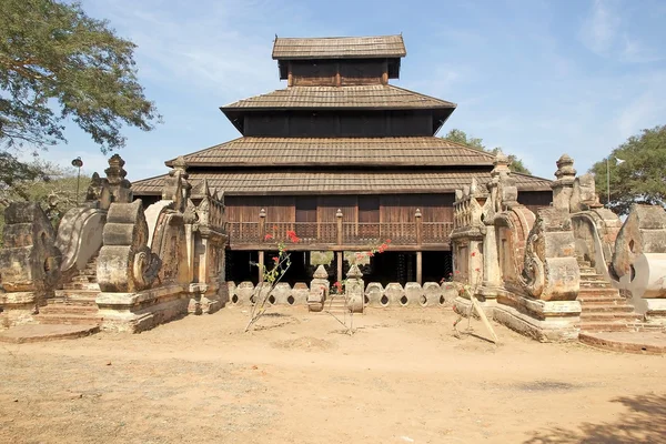 Monastère en bois à Bagan Myanmar — Photo