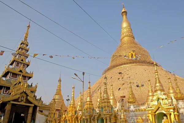 Shwedagon pagoda, yangon, myanmar — Stockfoto